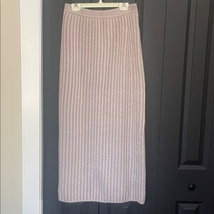 ROCO Ribbed Knit Maxi Skirt in Light Pink and Taupe
Angora and Lambswool